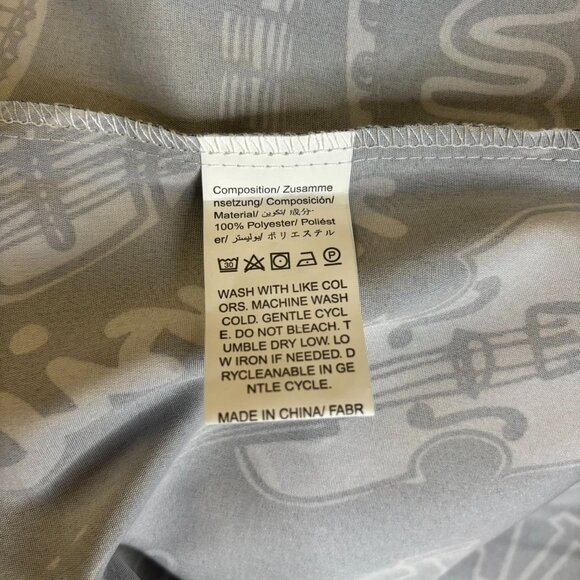 Manfinity Music Themed Button Up Shirt Large Black White Short Sleeve Hawaiian - Picture 7 of 7